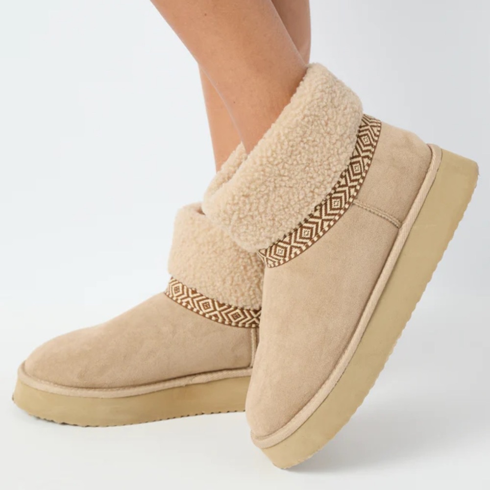 Cozy Tan Shearling Ankle Platform Boots